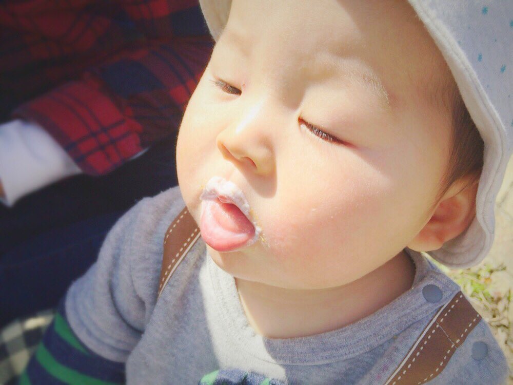 amamoo7's tweet photo. お外で食べるヨーグルトは格別だなぁ〜✨✨
うんまっ😳 https://t.co/3ohfvqaZuC