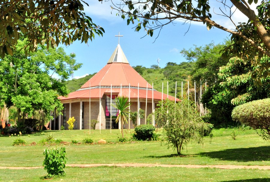 ZimbabwePics's tweet photo. Africa University #Chapel #OldMutare #Manicaland Province photo by GR Davis @Africa_Univ https://t.co/OdmzNQmC3R https://t.co/bC1s6cEO5h
