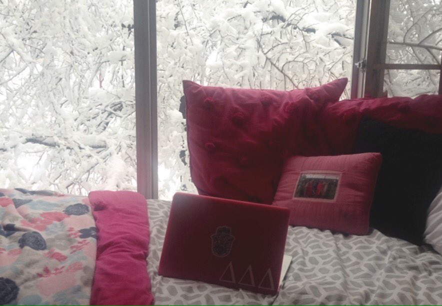 A snow day calls for some relaxation and Netflix. Hope everyone is enjoying the day! #dlam