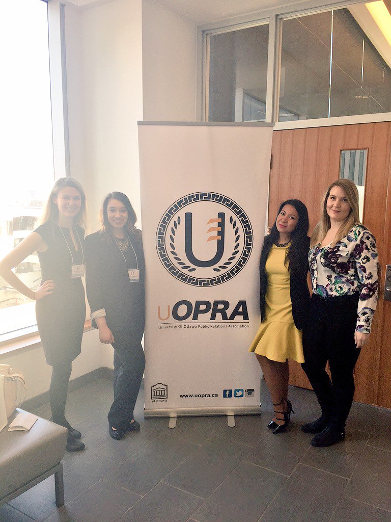 20YS's tweet photo. My LIFE SAVER today is @zdebest! Couldn't have done @uOPRA #YFSN2016 smoothly w/o you! THANK YOU ZOE @SKY_FALLBLUE! https://t.co/QCbjekyfmj