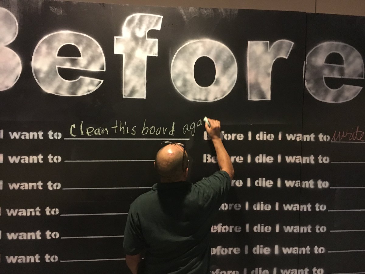 pic_prssa's tweet photo. Ever wonder how the board is clean every day? We have a great team helping out (&amp; writing their own little entries!) https://t.co/seQesCK1Ov
