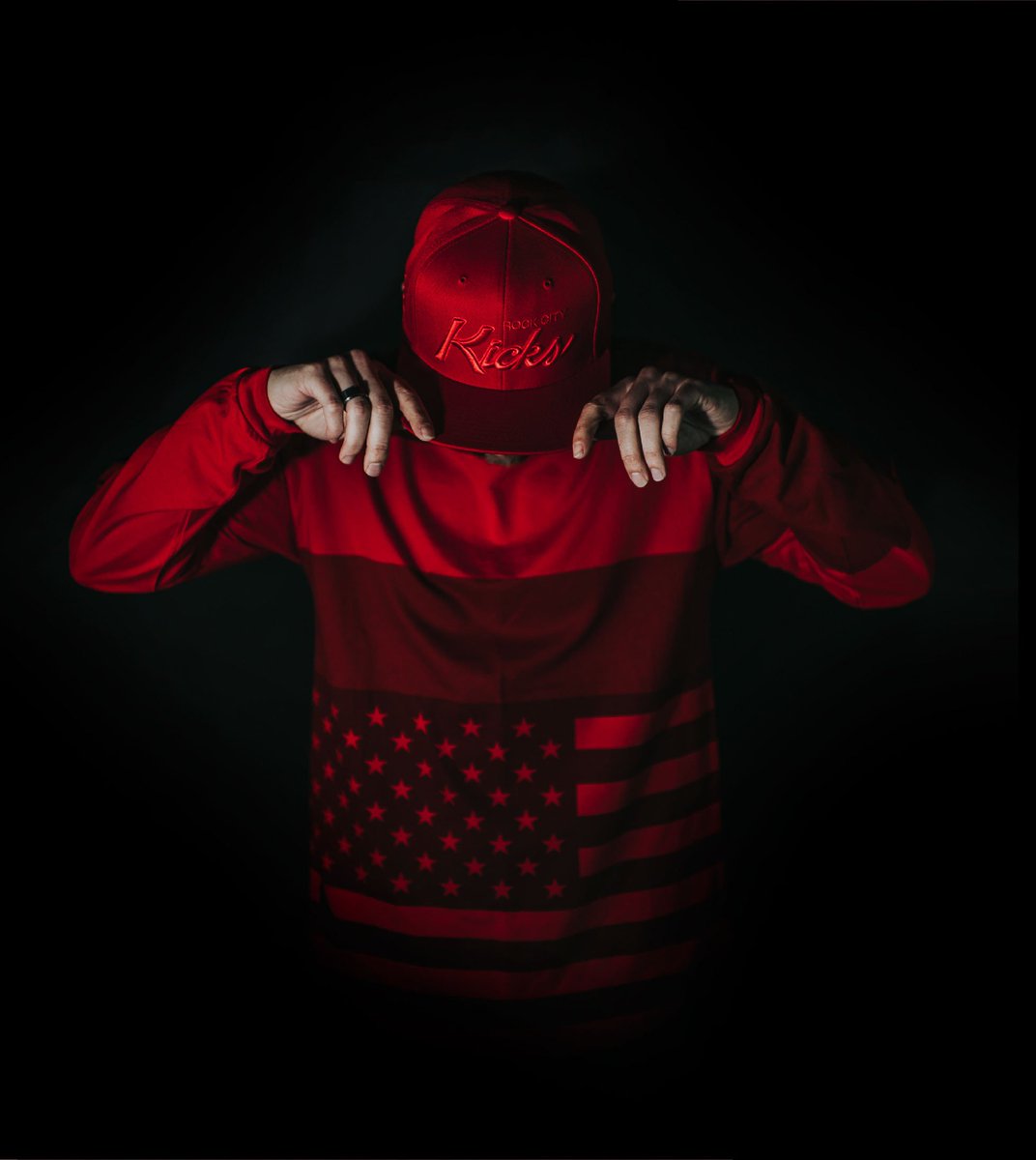 rockcitykicks's tweet photo. It's back: RockCityKicks x @mitchell_ness Script Snapback (Red) $20 https://t.co/LR9B7xDyMA https://t.co/ot0LjiJFfZ