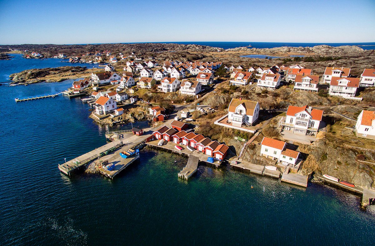 droneinspect's tweet photo. Film och 360 pano för @svenskfast Stenungsund idag! ☀️ #drönare #flygfoto #bostad #hemnet #drone #mäklare https://t.co/zndv2aj9bp