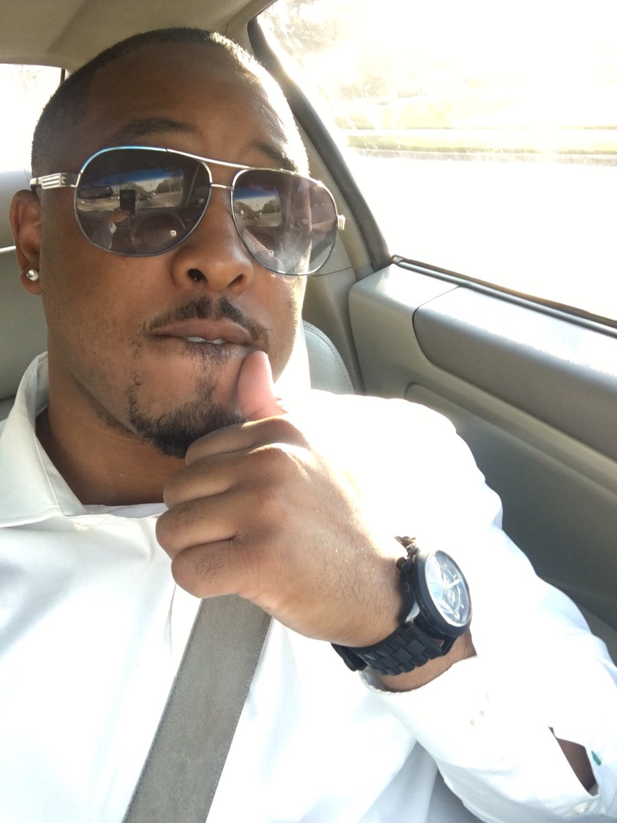 heyyChriiss's tweet photo. Shout out to my stylist @MrRicheRich I went from walking in scrubs and gym clothes to #dapperguy #feelingmyself https://t.co/ePDF4u9cyT