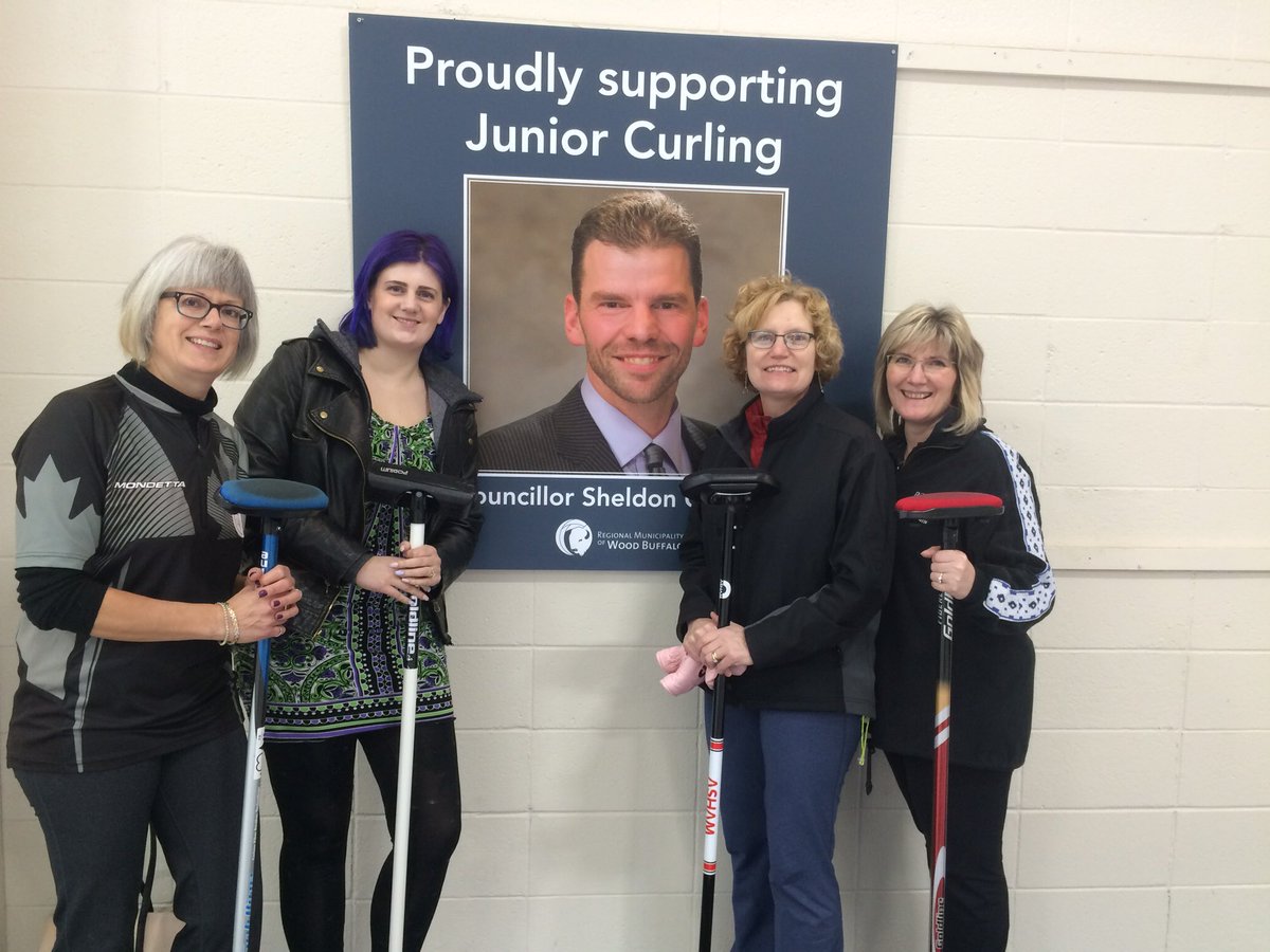 VeronicaDoleman's tweet photo. Thanks @SheldonGermain for supporting us young folks in our curling endeavours! #ladiesleague #funwinter #ymm @FMOCC https://t.co/69N54Rznt8