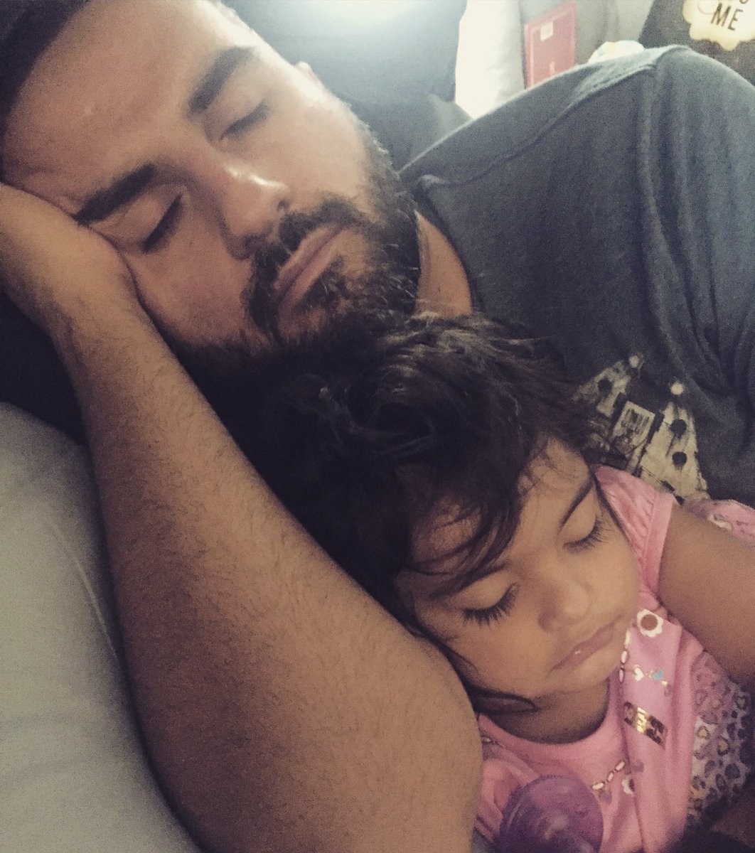 itsvalsantos's tweet photo. My loves! #besthubby #bestdada #family #toddlerlife ❤️❤️ https://t.co/WshLXiYCRq