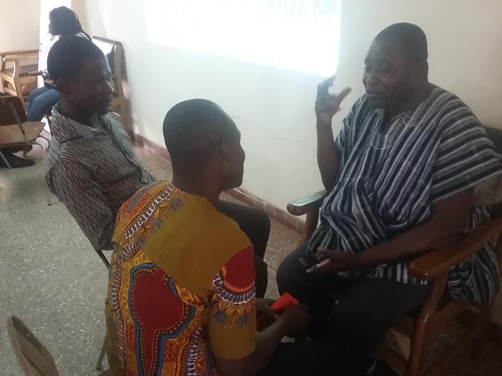 barcampwa's tweet photo. Dr. Kennedy Alatinga, University of Development Studies (#UDSWa) lecturer, #mentoring @ Barcamp Wa, #Ghana. #bcwa https://t.co/NK53NhYqMU