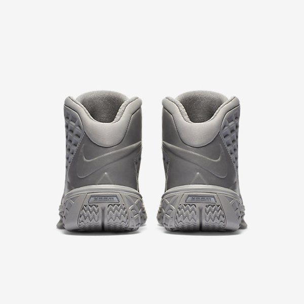 KicksBlowRetail's tweet image. #OfficialLook at the Nike Zoom Kobe 3 "Fade to Black"

Dropping next week on Mar. 28th