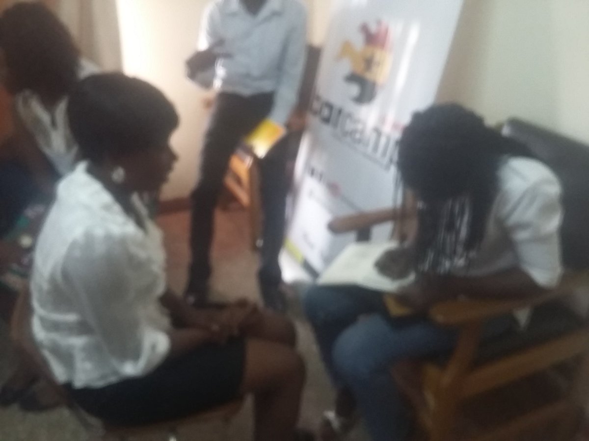 barcampwa's tweet photo. Lea Anzagra, University of Development Studies statistics (#UDSWa) lecturer, #mentoring @ Barcamp Wa, #Ghana. #bcwa https://t.co/iz7HxdRUI5