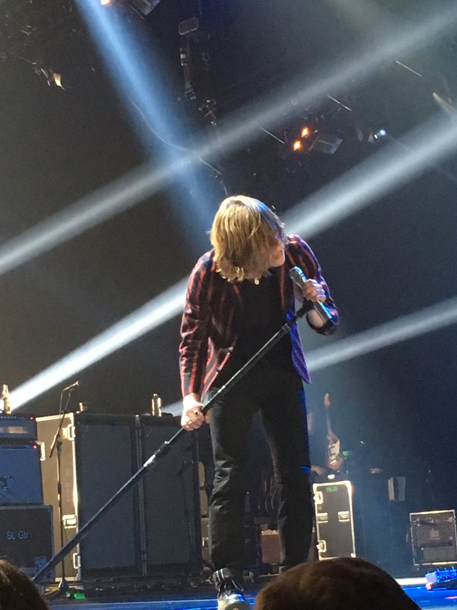 WriterSweeney's tweet image. .@CageTheElephant @96X @ConstantCenter #SpringFling2016