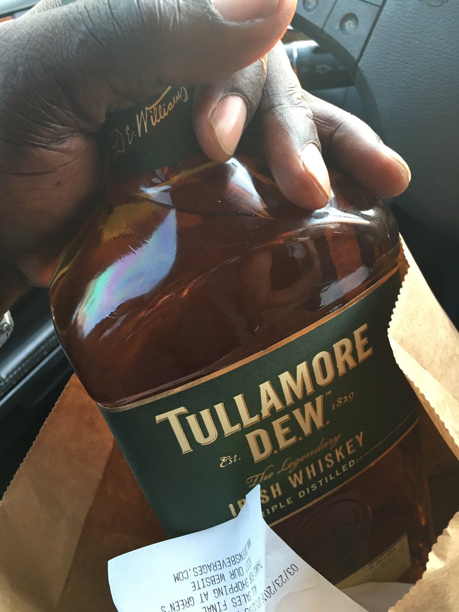 1LiveStew's tweet photo. So @2TRILLION is on his way to the #DigitalDungeon to compete in some #FIFA16. Even bought this 4 his enjoyment. ⚽️ https://t.co/AW17Xvzcl3