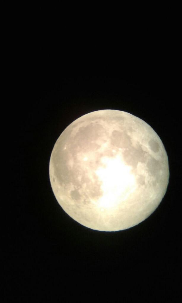 AstroPopular's tweet photo. Foto: Crisbel Yustiz Av. El Algodonal Antimano Caracas @NASA_es @NASA @cienciaydivulga @SocializaCIDA @astromet2015 https://t.co/w6Cwnsy8ia