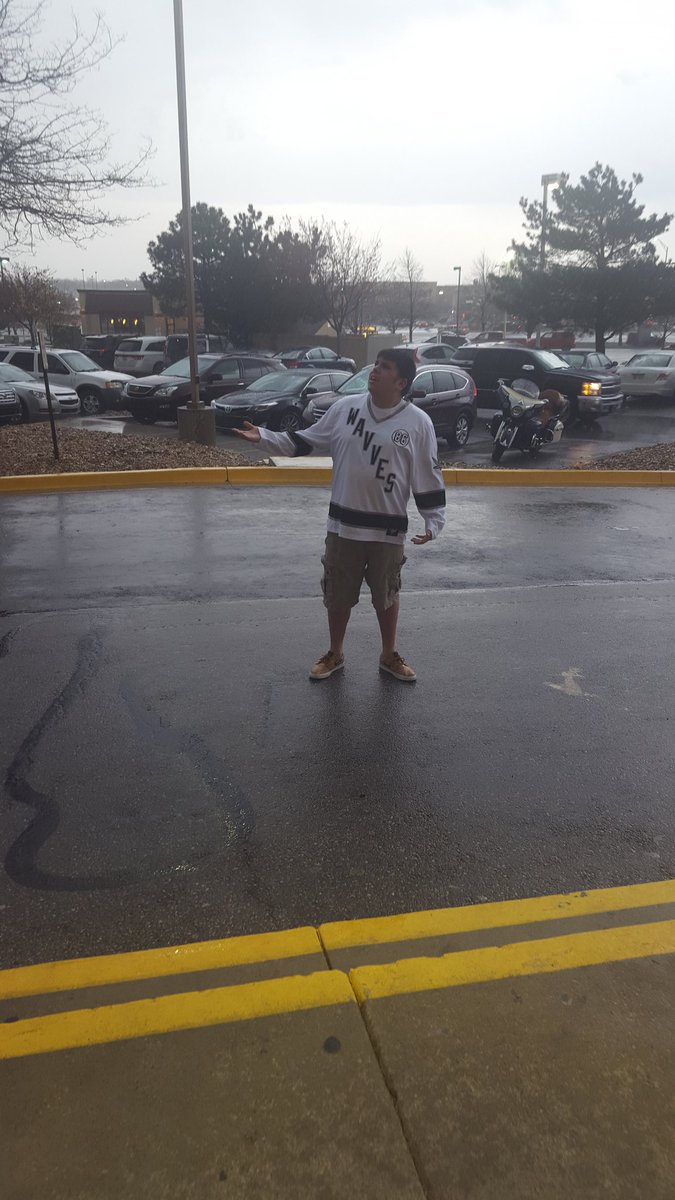 Joel311Bandit's tweet photo. @lazlothebuzz #BuzzWeather Is back I'll be taking over for @MarkoftheBuzz and it looks like it's uhhh raining?? Haha https://t.co/BbOhQHDAxO