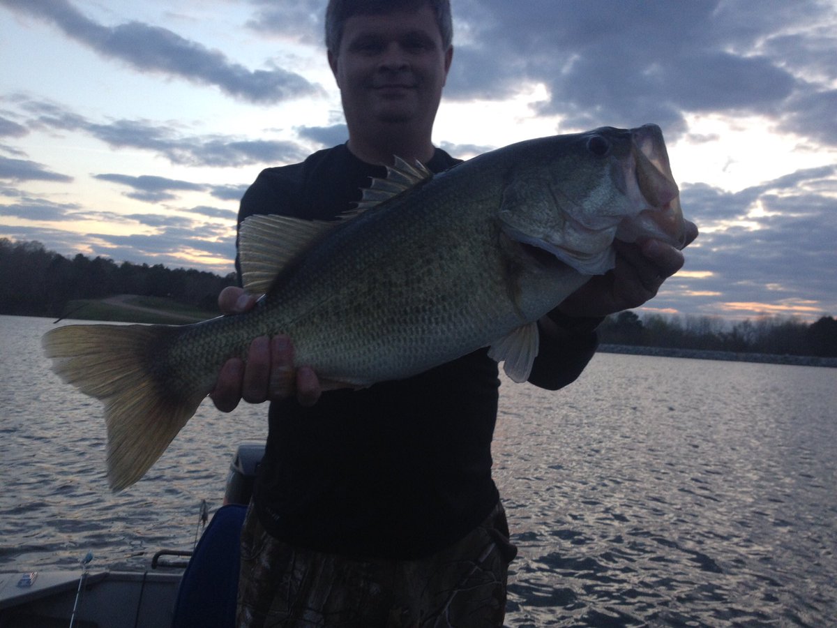 CoachHughFreeze's tweet photo. Oh yea. It's that time of the year. I let my fishing buddy @kencrain from @olemissfbequip catch the prize 2day https://t.co/BXM7Grra6A