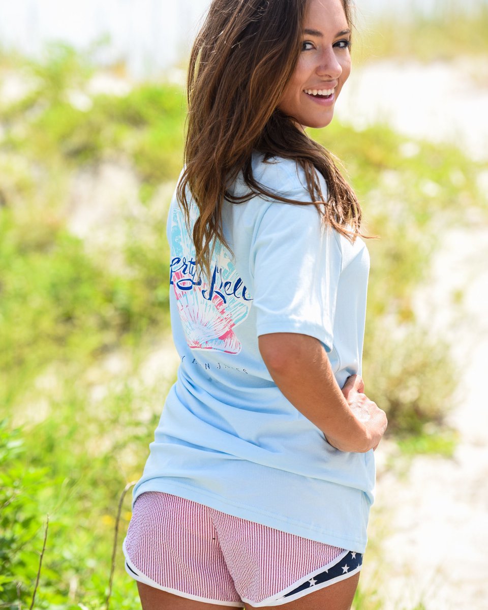 ShopLaurenJames's tweet photo. Red, white, and blue ALWAYS looks good on you! #LaurenJames #LifeIsBetterInLJ #LJSpring16 #YourDayJustGotBetter https://t.co/YjocAF1EPX