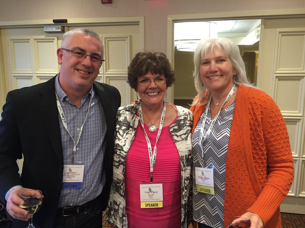 Verasoni's tweet photo. Great day w/ @BigAppleDental and @kgh23, @RaeDentalMgmt &amp; @heknowsdental at the Technology Showcase. @HenrySchein https://t.co/FfEckIzNxp