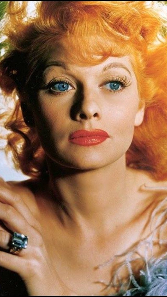 Amazing Historical Photo of Lucille Ball in 1955 