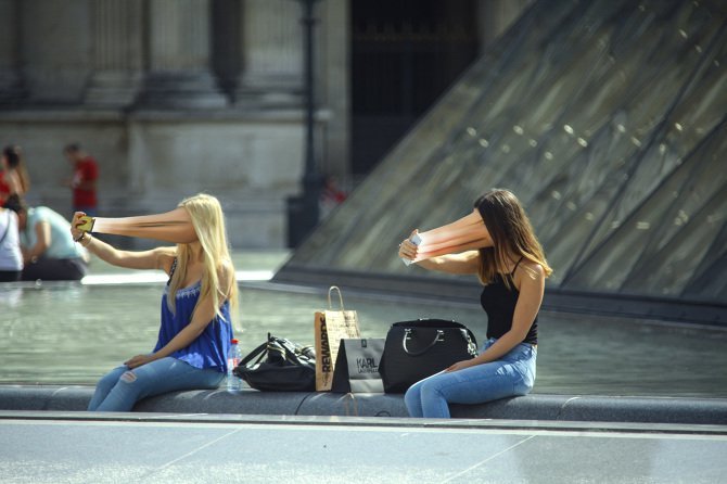 interactiveinc's tweet photo. French #Digital #Artist Shows How #Smartphones Are Stealing Our Souls #intereactiveinc
https://t.co/4gzJqqAAO9 https://t.co/siYuX2eoxJ