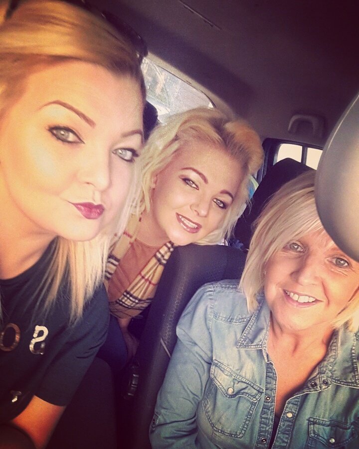 melissa_patt's tweet photo. #stpaddysday #green #famtime https://t.co/X6pqcUPWkl