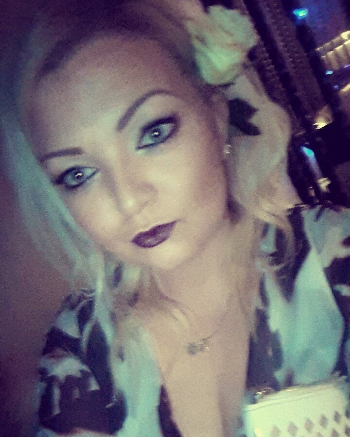 melissa_patt's tweet photo. #glasgow #bestfriend #drinks #toptourist 👭❤ https://t.co/Plectiy3Zl
