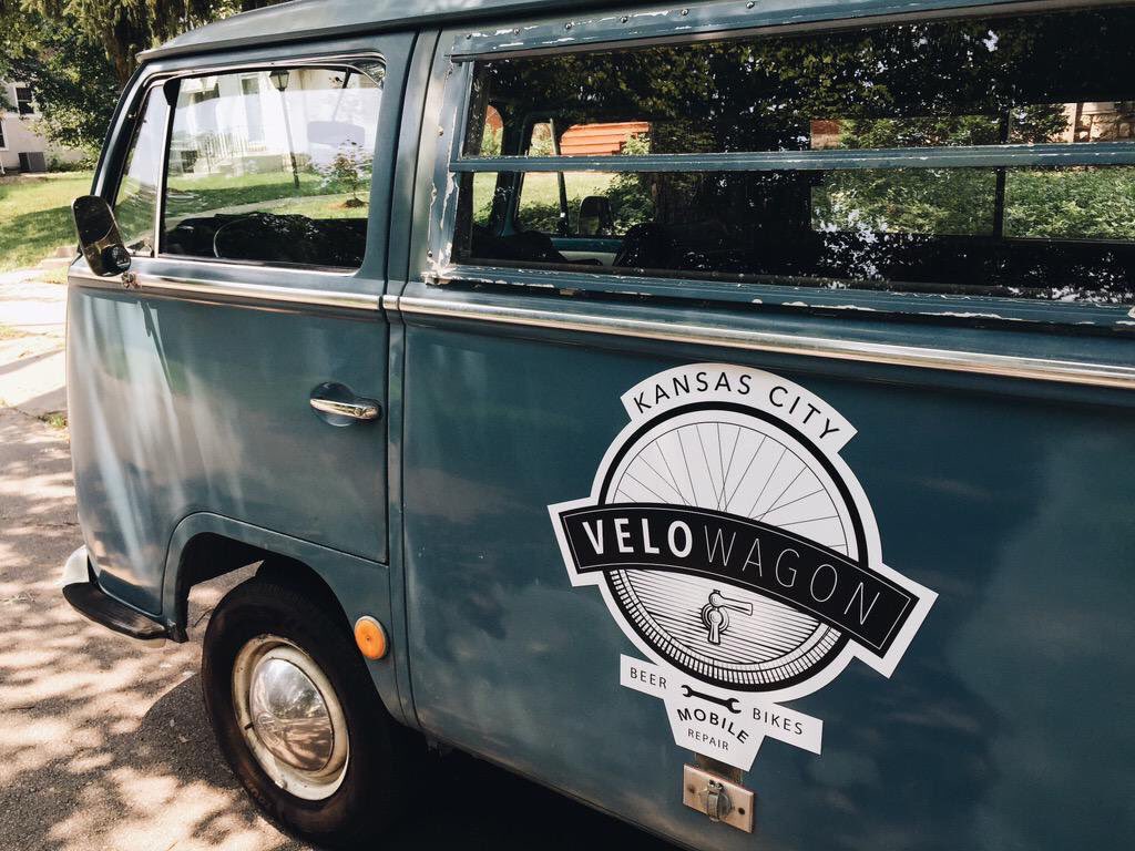 velowagonkc's tweet photo. Whoa. From an idea to a real beer bus in less than a year. #beer #beerbus #vw #bikes #mobile_repair https://t.co/uSFsjdxR1C