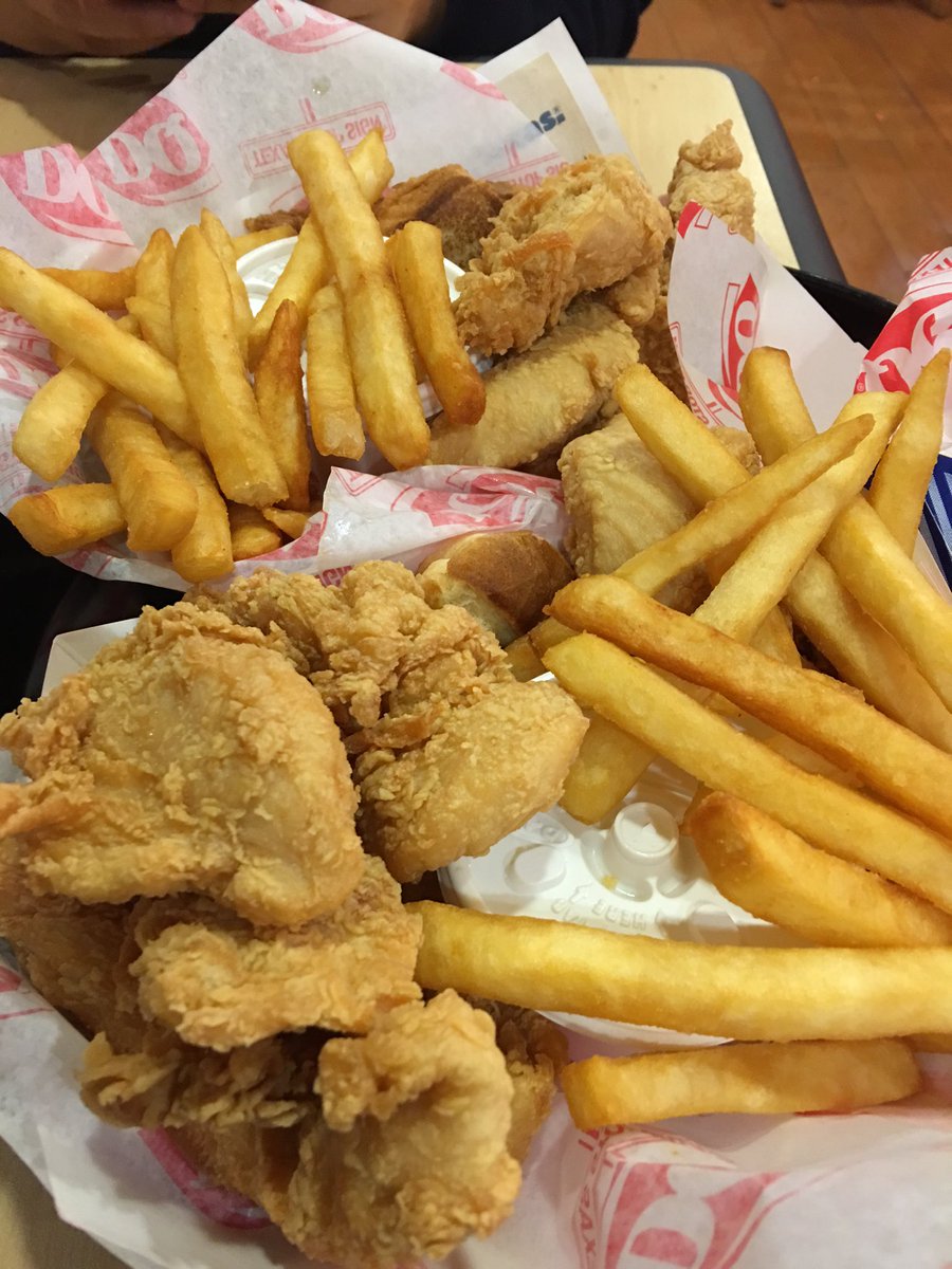 gracielou105's tweet photo. When u drive 4miles to satisfy your cravings and it's not the same 'taste of your childhood' you remember.😩 #DQfail https://t.co/xXccM0HAYu