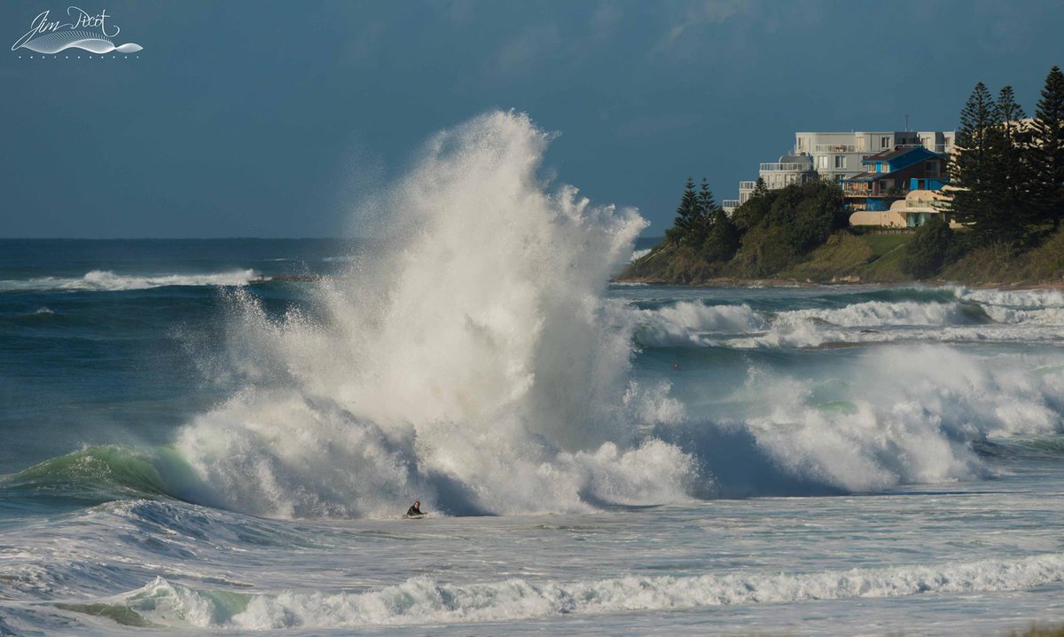 central_coast's tweet photo. Amazing shot of a rather large wave at #NorthEntranceBeach #CentralCoast...Photo by Jim Picot https://t.co/6tm8ITWh68