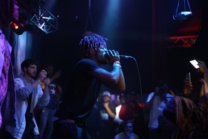 Watch D's leaked NSFW photo on TwXstars