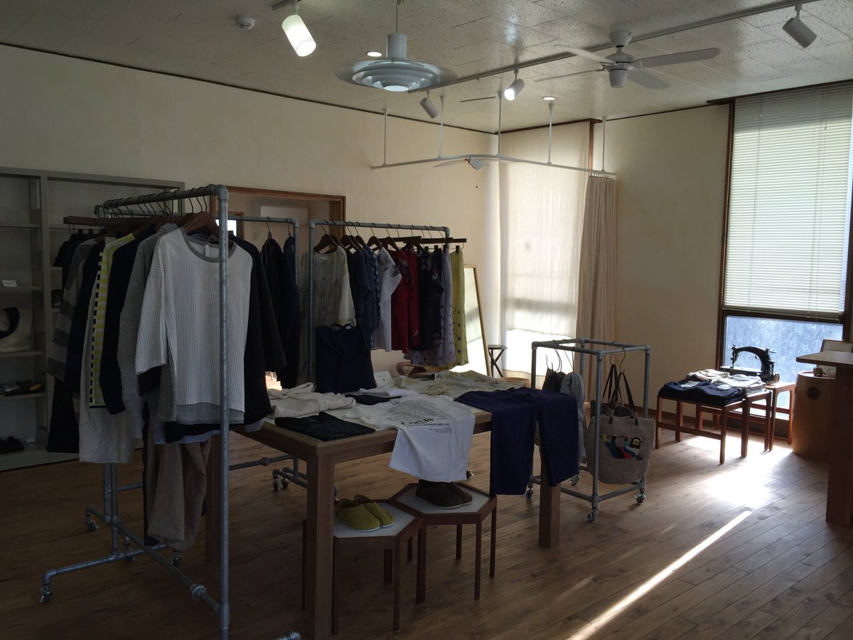 takamakuragambo's tweet photo. 島根県大田市の市街地から三瓶山に向かう道の途中に洋服店を開店された stitch craftさんへ。縫製工場とは別の素敵な空間を作ってらっしゃいました。 https://t.co/Fs7zQdyAIX