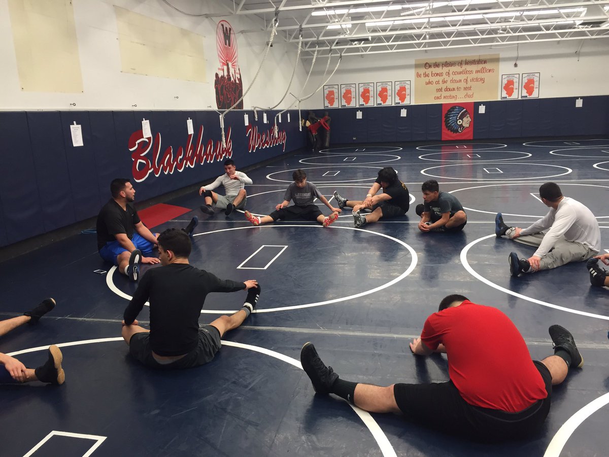 Coach Gonzalez wrapping up tonight's workout with some stretches and words of wisdom.