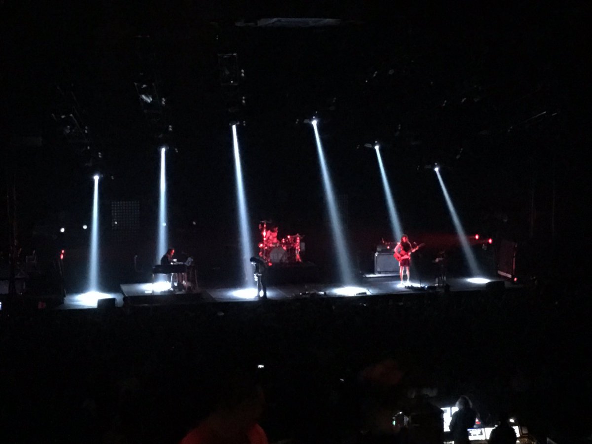 WriterSweeney's tweet image. Awesome set, @SSPU! @96X @ConstantCenter #SpringFling2016