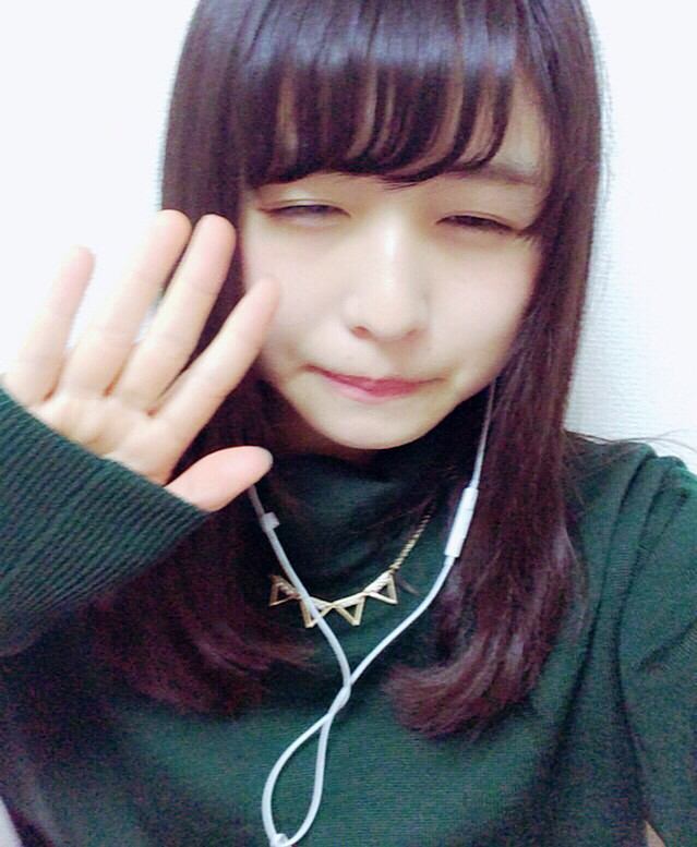 欅坂46（けやき坂46）の 長濱ねる サイリウムは、紫×ピンク！！！

乃木坂46の紫オフィシャルペンライトが使えますね。
nogimaru.blog.jp/archives/23060…