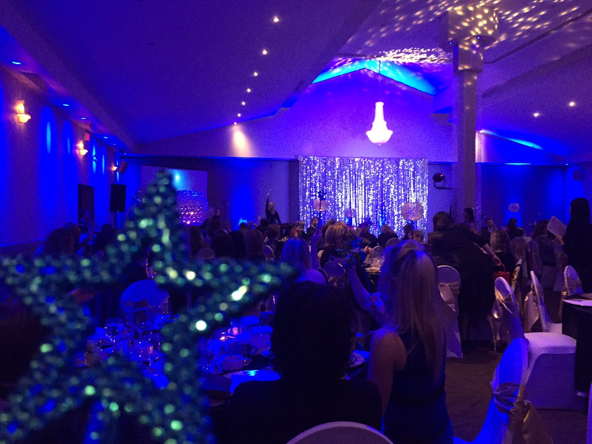 wishinoz's tweet photo. Our team made our wish tonight @starsgala2016 ! https://t.co/BdcB0CRdMo