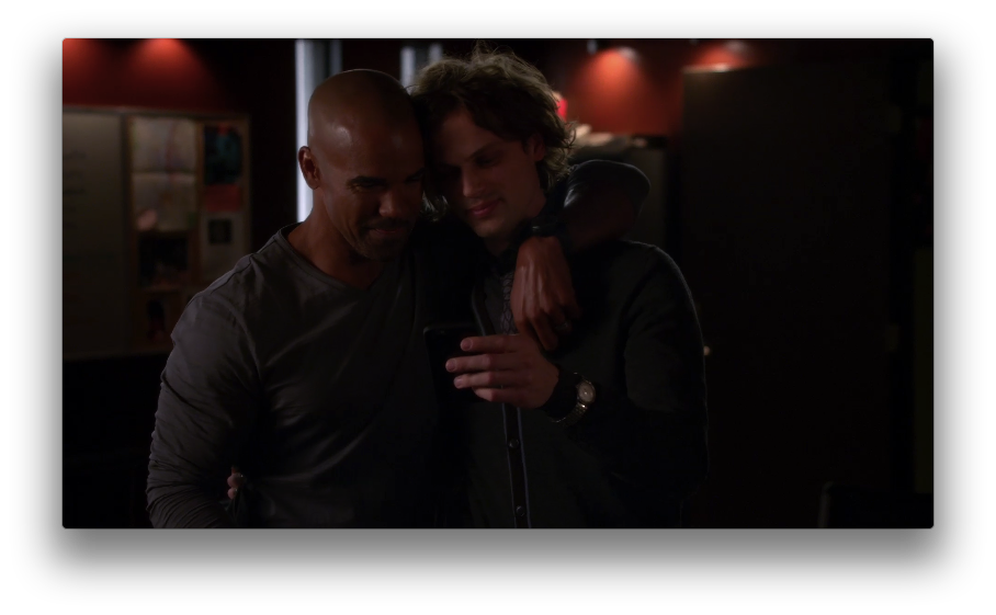 criminalminds's tweet image. RT if #CriminalMinds has you like 😭  bit.ly/1SZ1NCd @shemarmoore