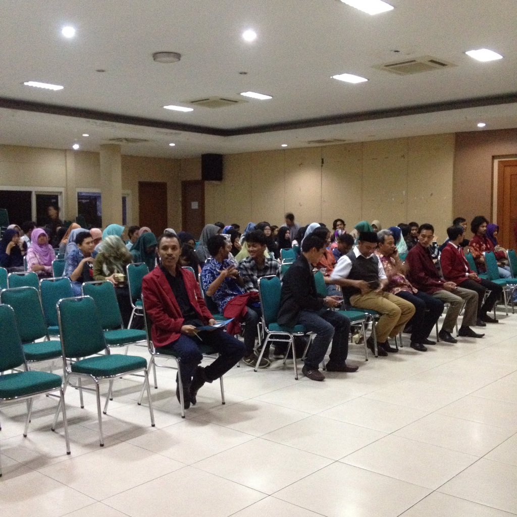 immfebjktm's tweet photo. diskusi public di buya hamka.. https://t.co/n7CvyaR2mp