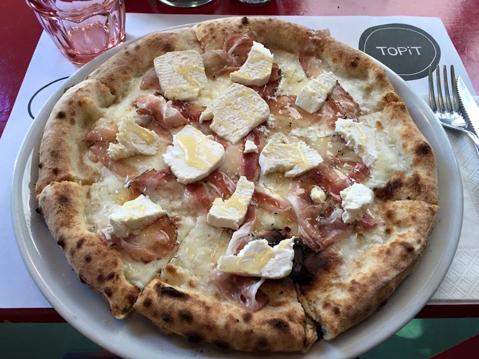 stefanianeirots's tweet photo. @Topit #torino #pizza al kamut o al carbone vegetale o integrale! Strepitoso in via Gian Battista Tiepilo 6 https://t.co/DegNPN84oD