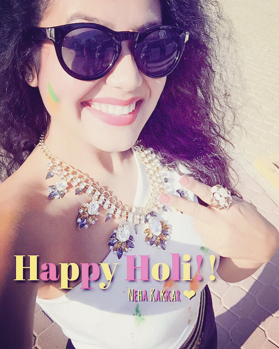 iAmNehaKakkar's tweet photo. #HappyHoli 😎🤘🏻#SpreadLove ❤️ #Peace!!!! ✌🏻️😇 https://t.co/mKWV5dml8b