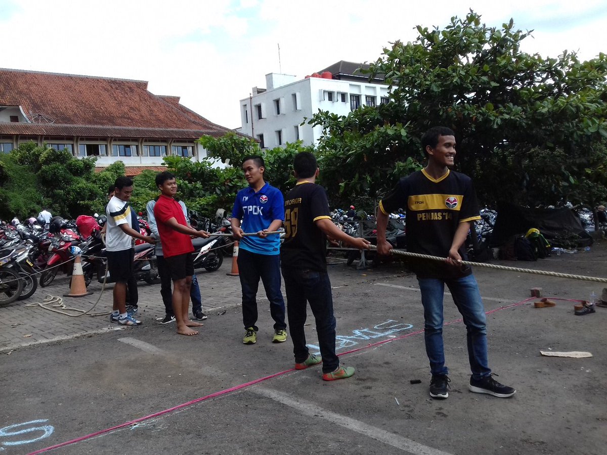 PGPAUDEXPO2017's tweet photo. Yuuu merapat di parkiran sebelah bpu , sekarang sedang diadakan lomba tradisional !! @InfoFIP @Info_UPI https://t.co/Wl3pQ46DnG