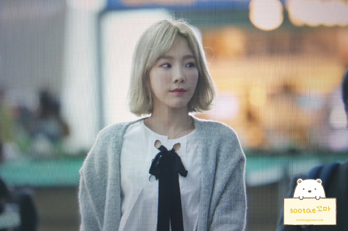 [PIC][24-03-2016]TaeYeon khởi hành đi Abu Dhabi  để tham dự “KCON 2016 Abu Dhabi” vào sáng nay - Page 2 CeSAvK3UYAE520I