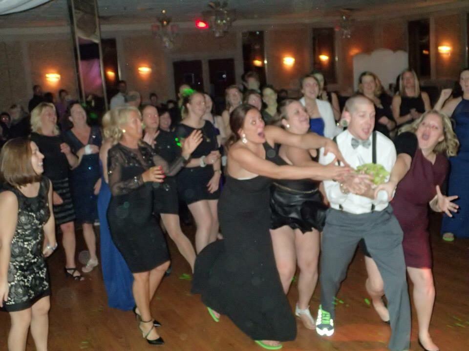 tryxxster's tweet photo. At our own wedding my husband surprised the single ladies by catching the bouquet. They attacked. #WeddingFail https://t.co/yzL4U3DRY8
