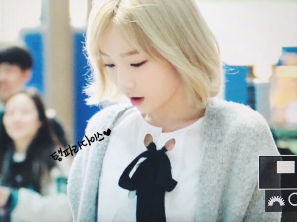 [PIC][24-03-2016]TaeYeon khởi hành đi Abu Dhabi  để tham dự “KCON 2016 Abu Dhabi” vào sáng nay CeSDkwOUEAERfg9