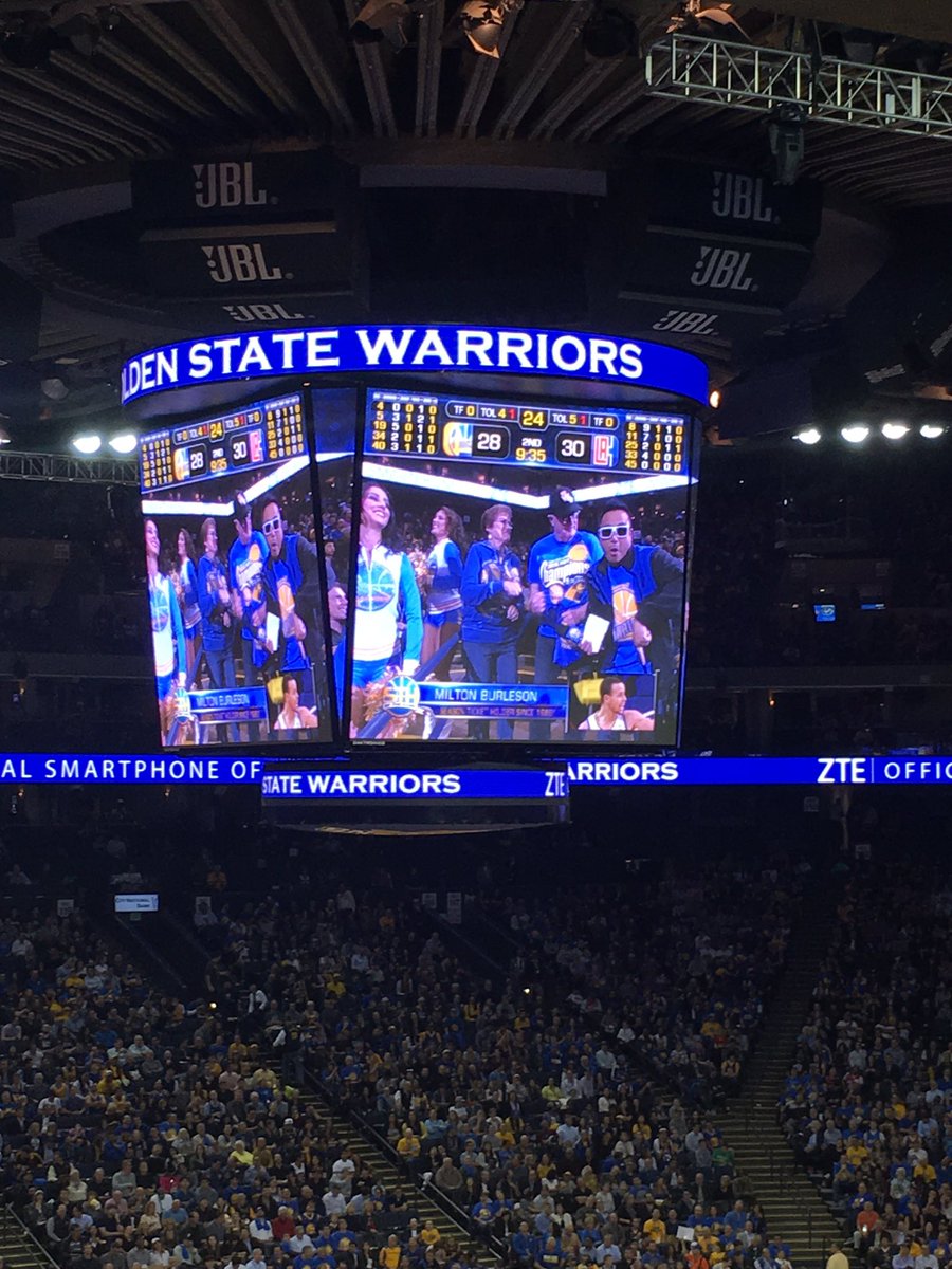 zteusa's tweet photo. These #Warriors season ticket holders just won themselves a ZTE #AvidPlus! https://t.co/9k1wq9nEWL