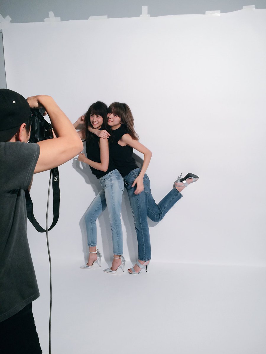 表紙の舞台裏！ #山本美月 #池田エライザ