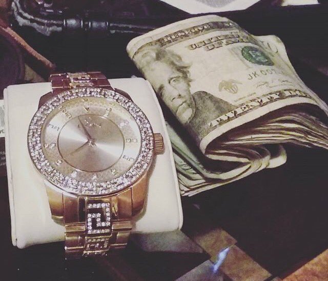 DREADEDCASH's tweet photo. #OFFICIALROLLALIFESTYLE #YOUGOTTAGLOW ONE DAY https://t.co/daQv8jcPex