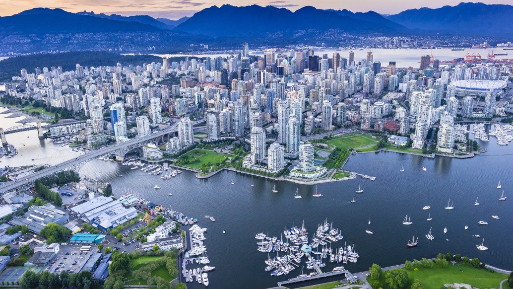 business's tweet photo. Chinese were behind one-third of Vancouver house purchases in 2015, one estimate shows https://t.co/Gy3tY4F2xI https://t.co/jXvfynhC4v