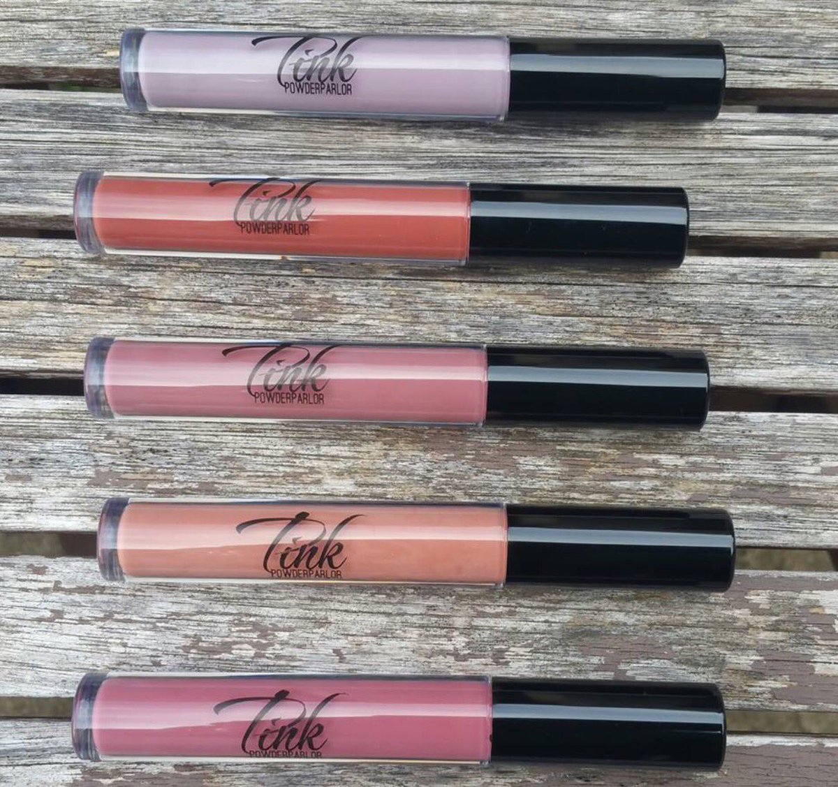 PinkPowderParlo's tweet photo. New shades available now #vinylgloss #lipgloss https://t.co/HuABe7IhsY