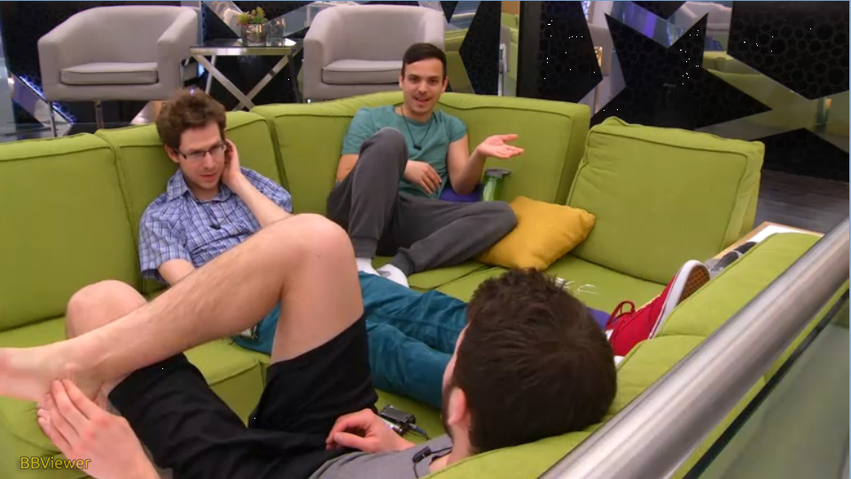RealityChick__'s tweet image. #bbcan4 Mitch telling the guys about the #CBB2016 Angie Bowie/Tiffany Pollard &quot;David&apos;s dead&quot; (hilarious) drama scene