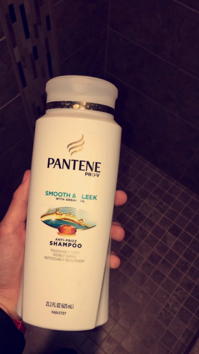 SelenaAndIggy_'s tweet photo. PLEASE SELENA ππ»ππ»ππ» πππ#strandstomyself #selenagomez @SelenaFanClub @selenagomez @Pantene https://t.co/3HAhYals5m