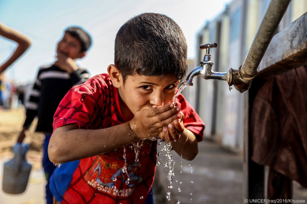 UNICEF's tweet photo. #Wateris life! @UNICEFiraq https://t.co/RgWu7hIvnL