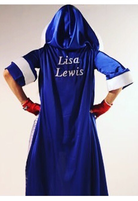 MiaStJohnBoxer's tweet photo. Knockout #domesticviolence &amp; #fight 4 #mentalhealth 4/16 @ #TrustArena #NewZealand Mia vs @LISALEWISLIVE 4 charity 👊 https://t.co/99AU5H73Pk